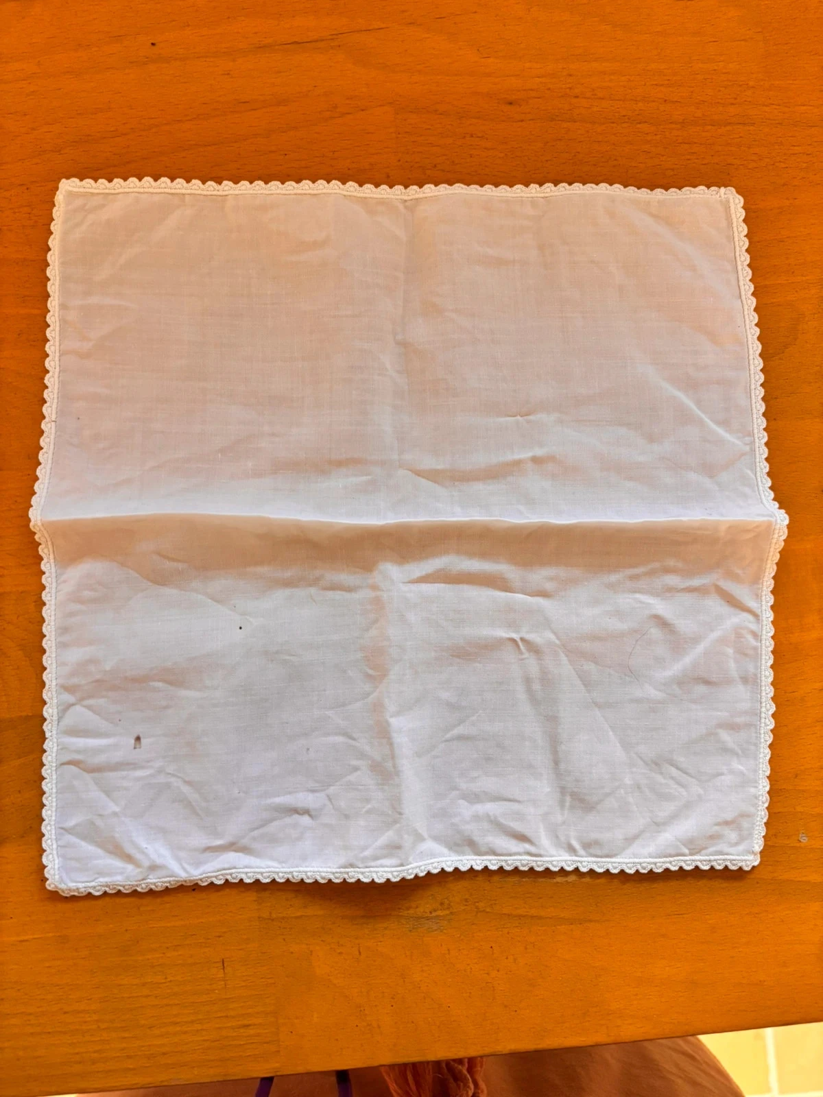 Lot of 5 old white fabric handkerchiefs with lace trim – photo 3